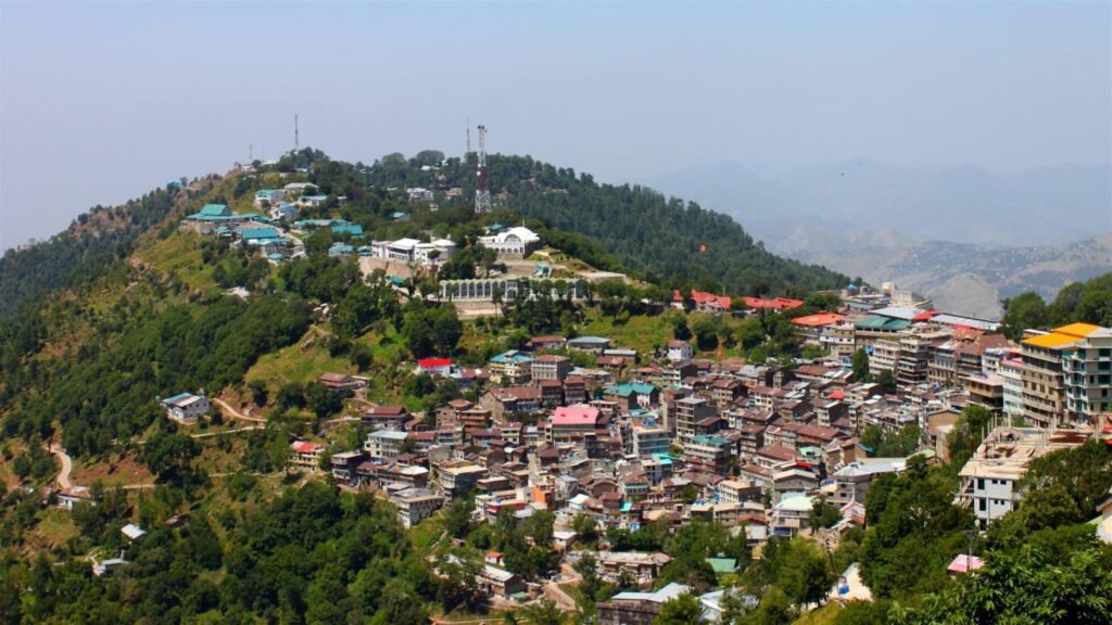 In the picture: Margalla  Hills – TrulyPakistan – Reaching Margalla Hills in No Time!