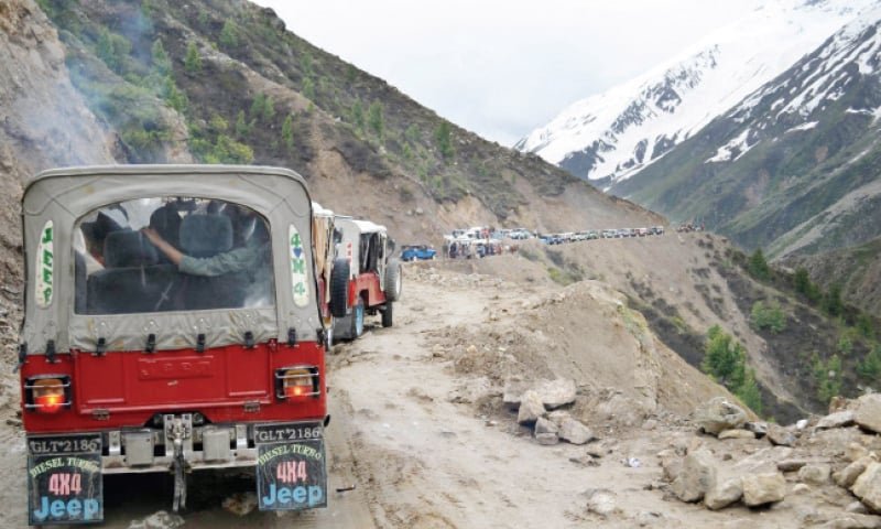 4x4 jeep on mountain road towards Saif ul Malook Lake