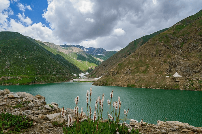 Panoramic view of Naran Valley with lush mountains and Kunhar River.3 days trip to naran kaghan