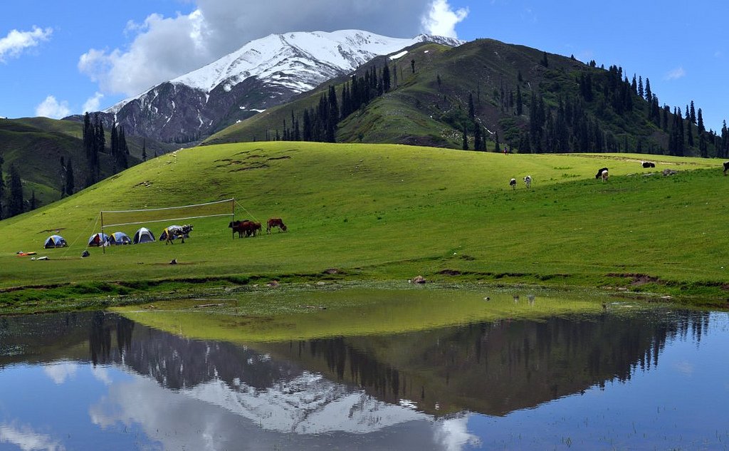 Siri Lake near Siri Paye Meadows