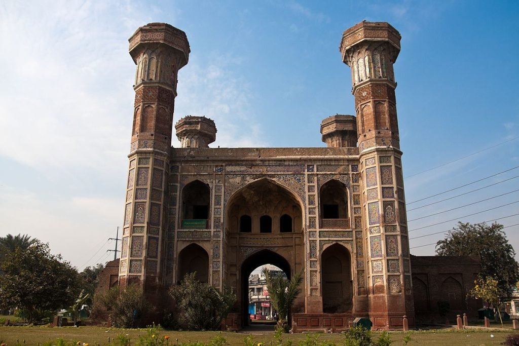 Chauburji Chowk